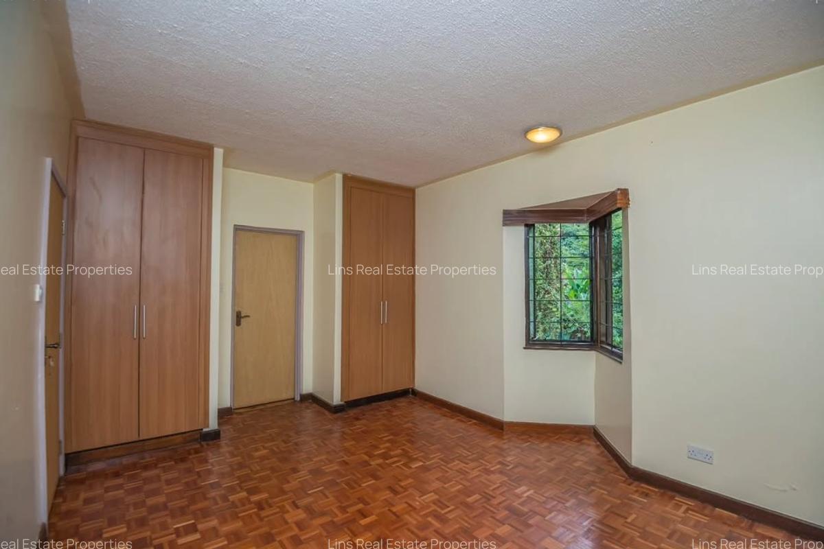 Serviced 4 Bed Apartment with En Suite in Riverside - 15