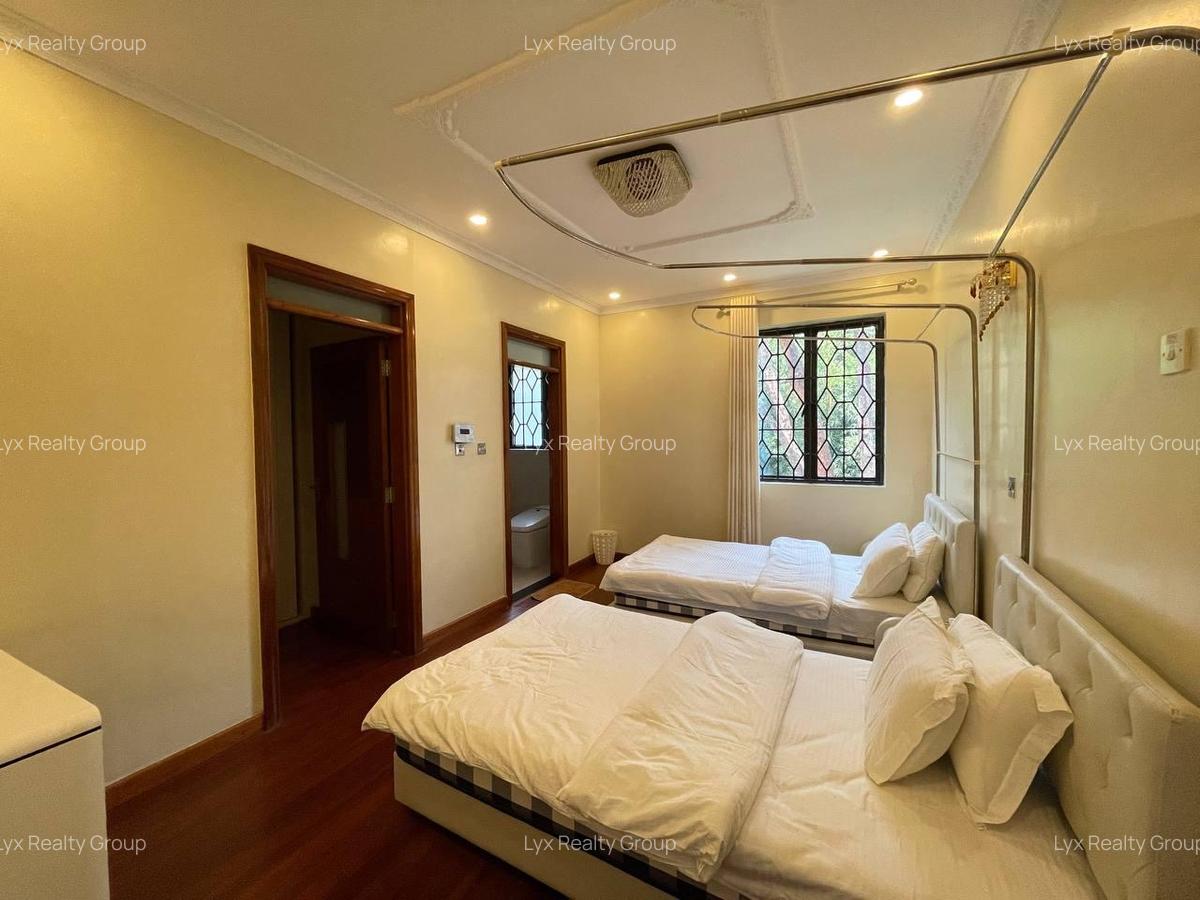 5 Bed Villa with En Suite in Runda - 6