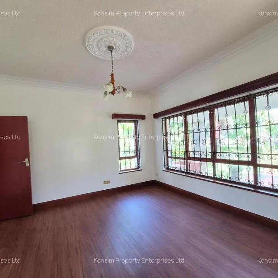 5 Bed Townhouse with En Suite in Runda - 16