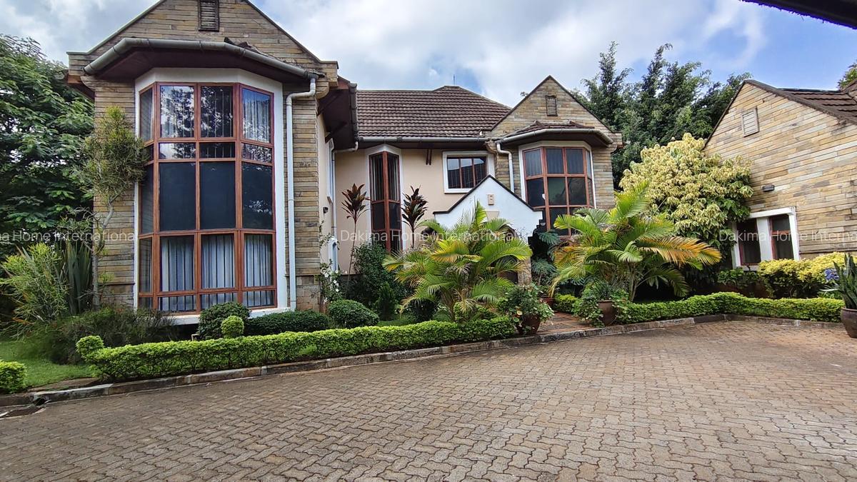 5 Bed Townhouse with En Suite in Runda - 1