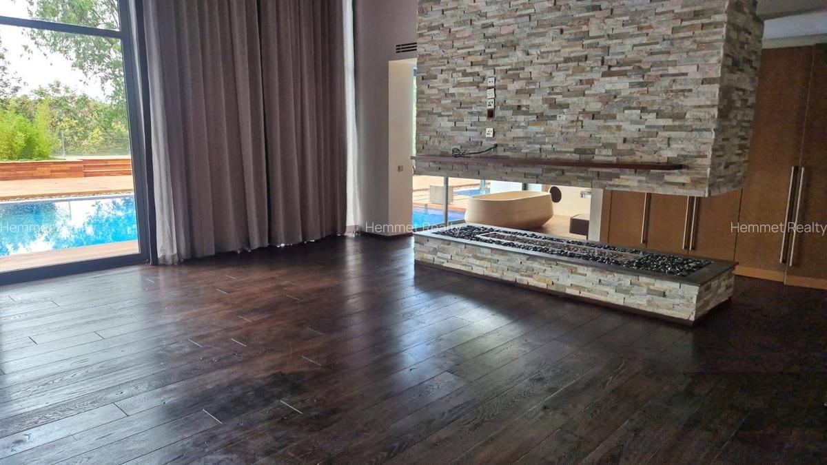 4 Bed House with En Suite in Loresho - 4