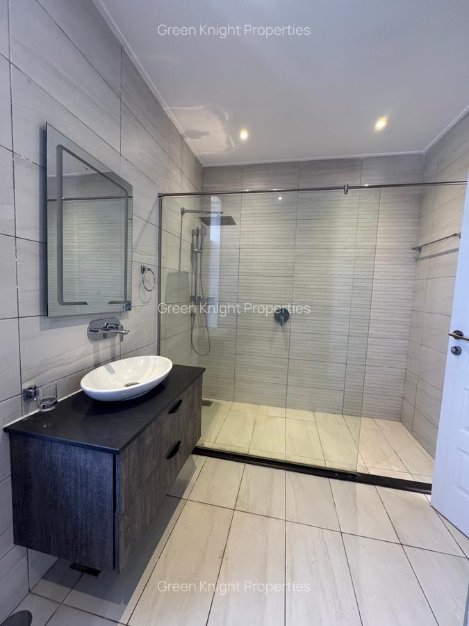 Serviced 2 Bed Apartment with En Suite in Westlands Area - 15