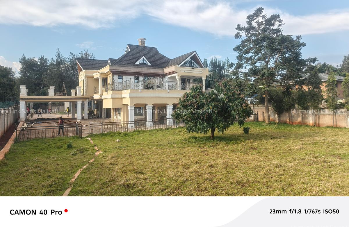 5 Bed Villa with En Suite at Safari Park Avenue - 13