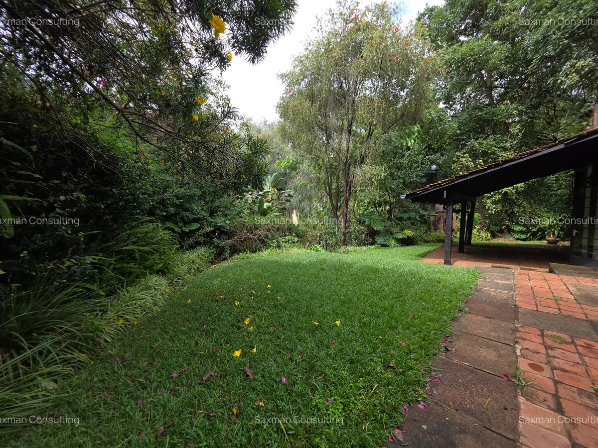 4 Bed House with Garden in Spring Valley - 8