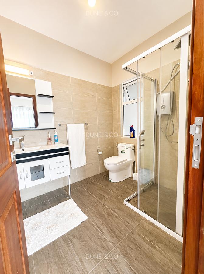 Serviced 2 Bed Apartment with En Suite in Kileleshwa - 9