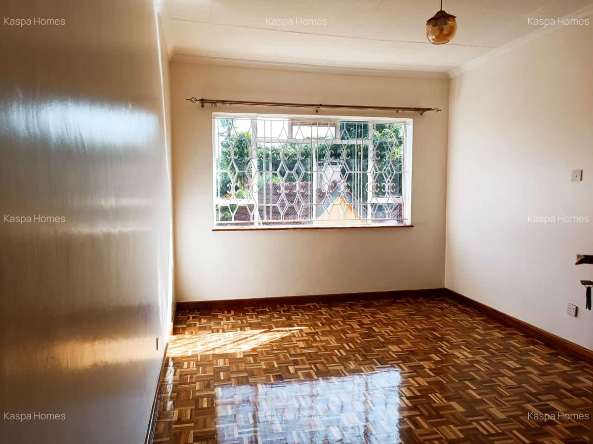 5 Bed House with En Suite in Loresho - 10