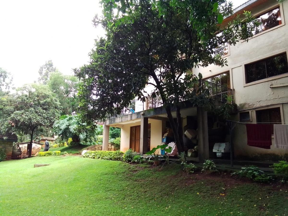 4 Bed House with En Suite at Lavington Green - 15