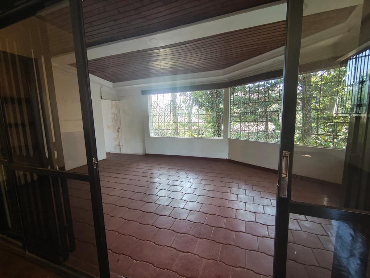 5 Bed House with Backup Generator in Gigiri - 13