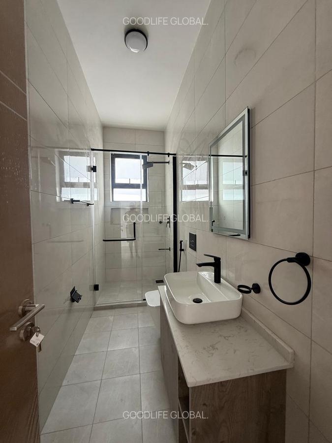 3 Bed Apartment with En Suite at Brookside - 14