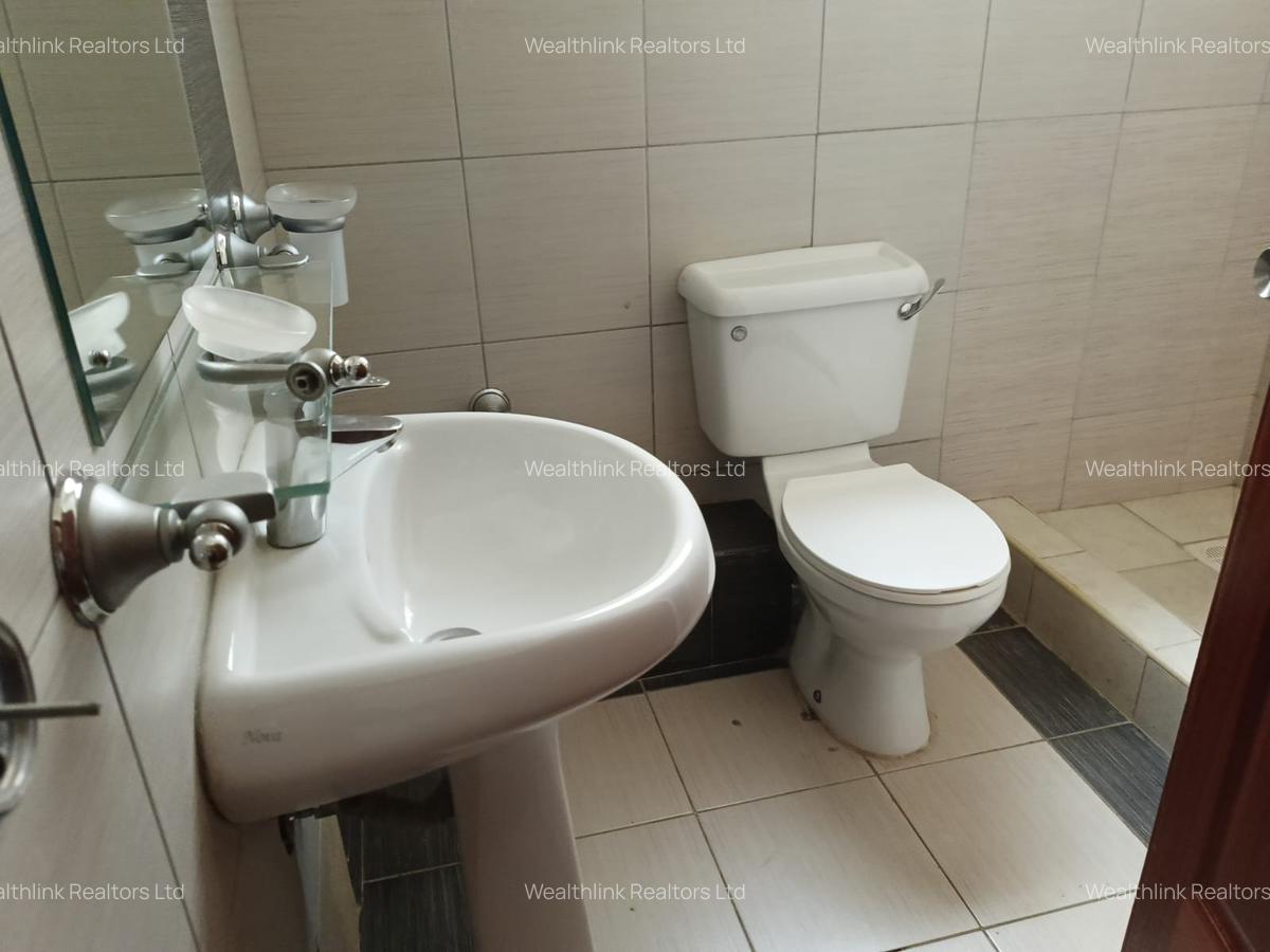 4 Bed Townhouse with En Suite at Lavington - 10