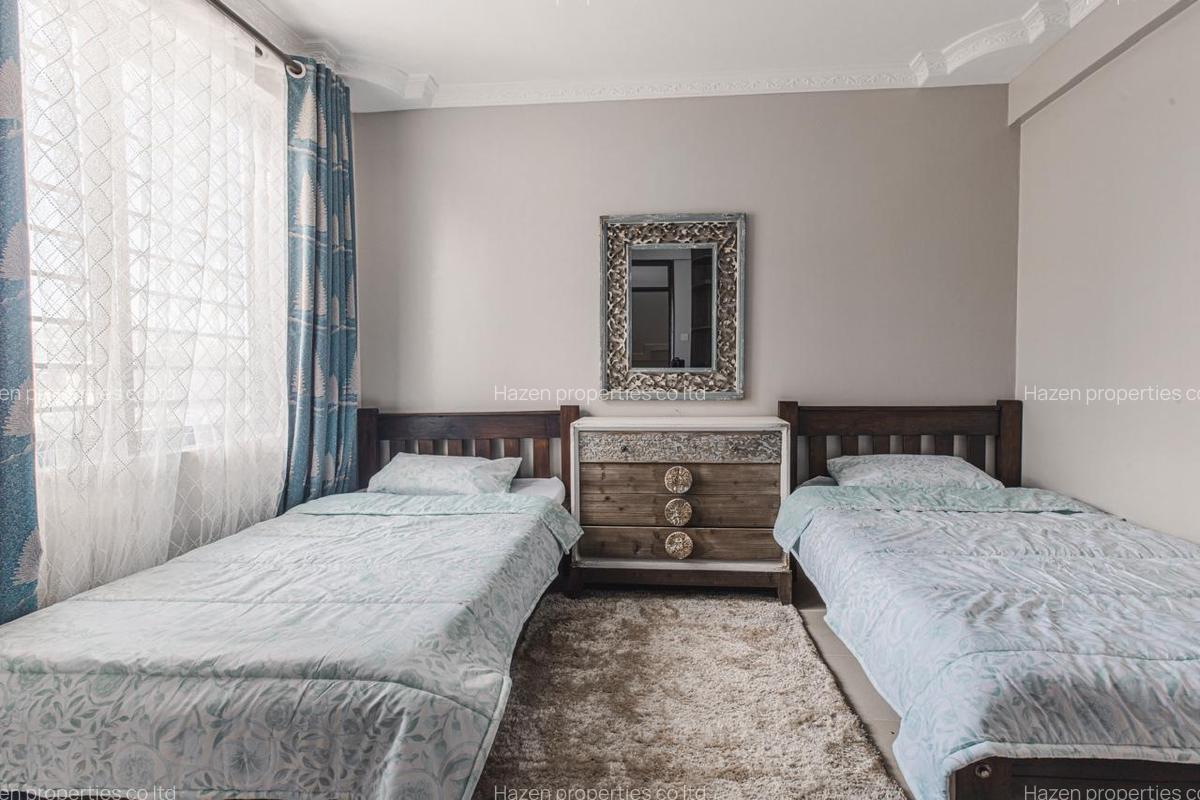 5 Bed Townhouse with En Suite at - 11