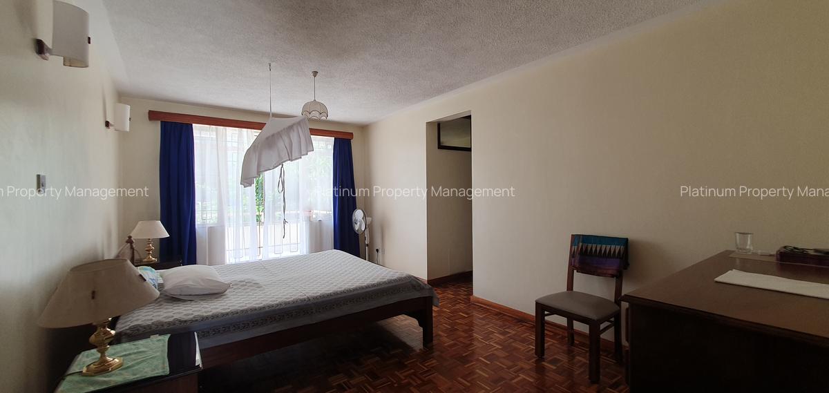 4 Bed House with En Suite at Church Rd - 11