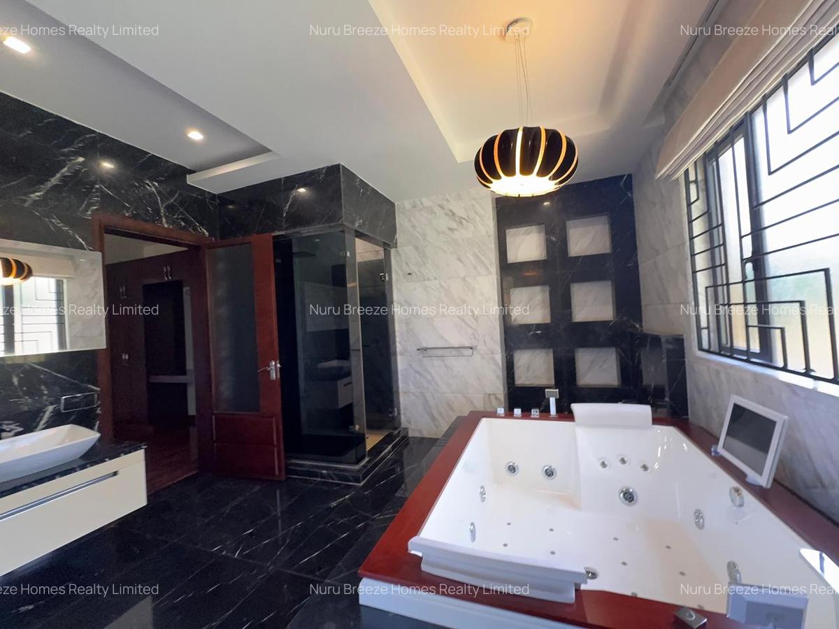 5 Bed House with En Suite in Runda - 7