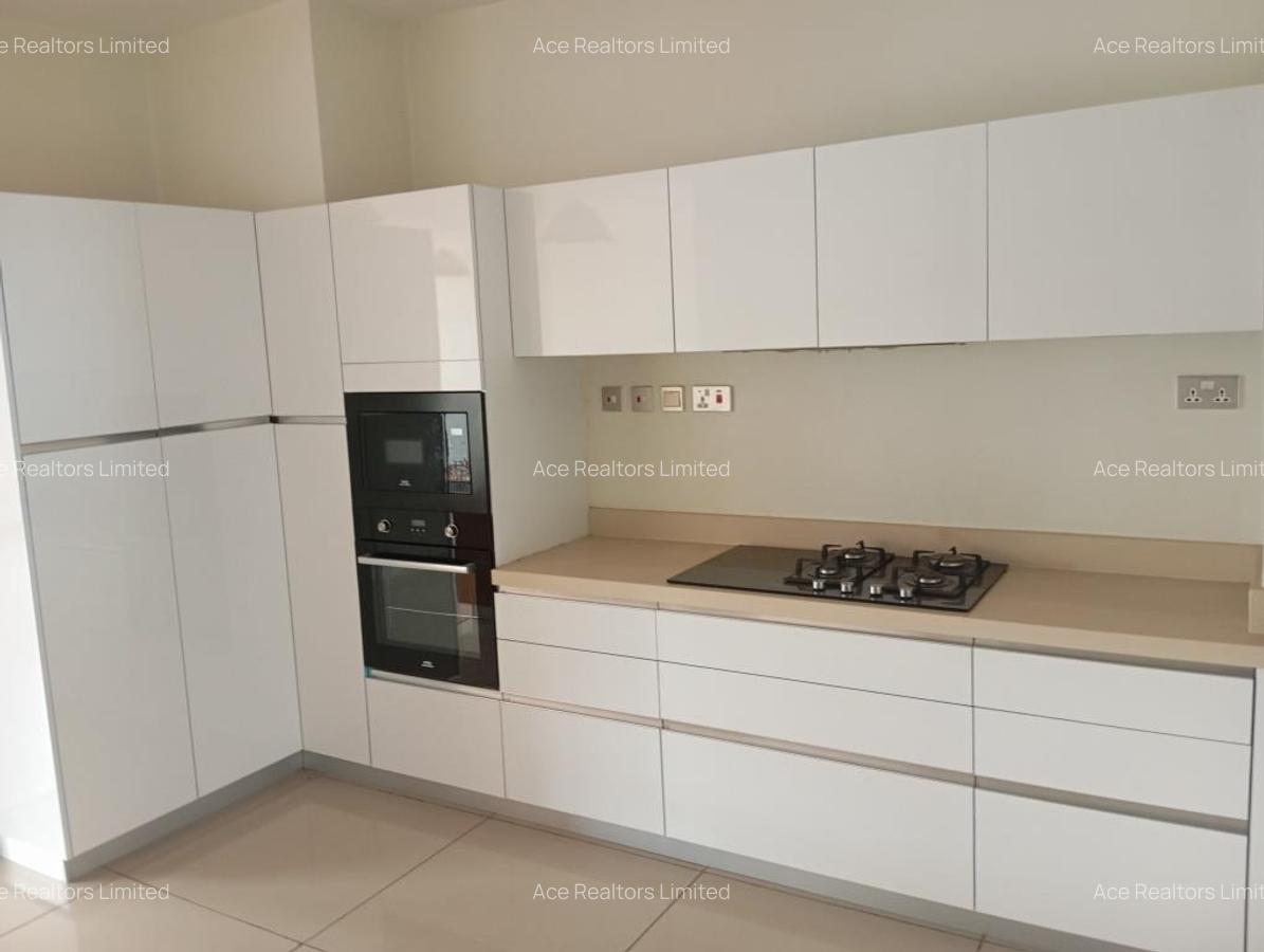 3 Bed Apartment with En Suite at 6Th Parklands - 15