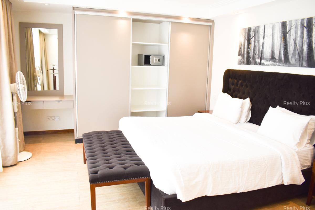 Serviced 2 Bed Apartment with En Suite at Dennis Pritt Road - 7