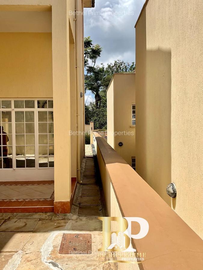4 Bed Townhouse with En Suite in Kyuna - 8