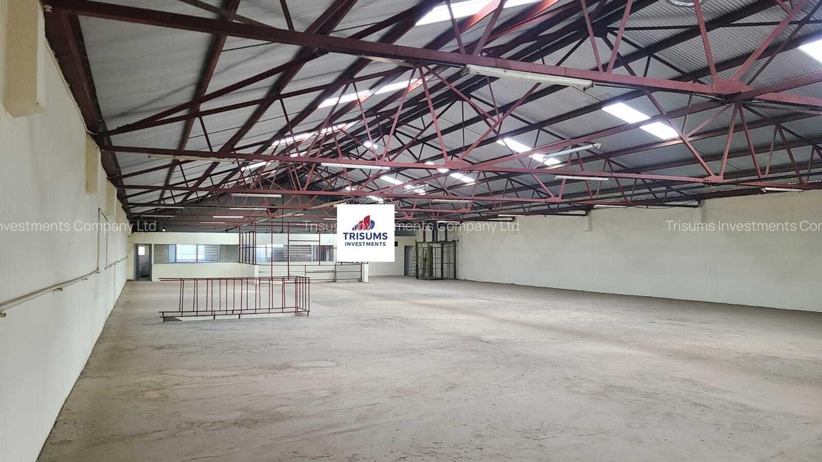 12,000 ft² Warehouse with Fibre Internet in Industrial Area - 3