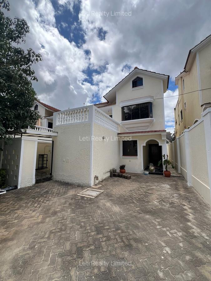 4 Bed Townhouse with En Suite in Lavington - 1