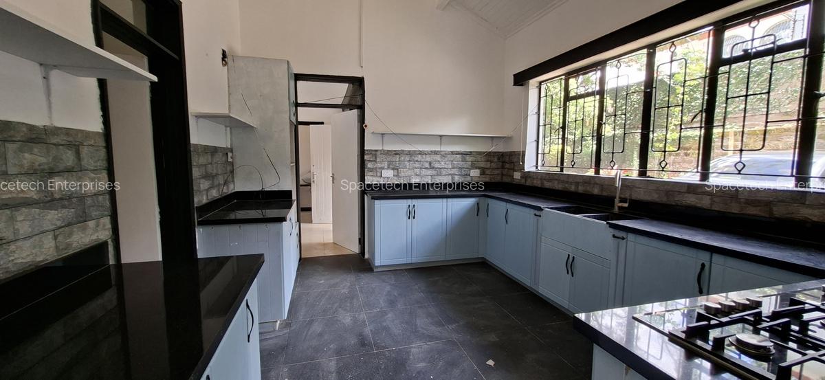 4 Bed Townhouse with En Suite in Lavington - 14