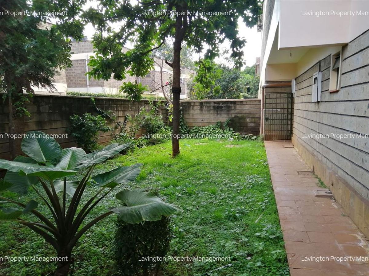 5 Bed House with En Suite at Lavington Green - 2