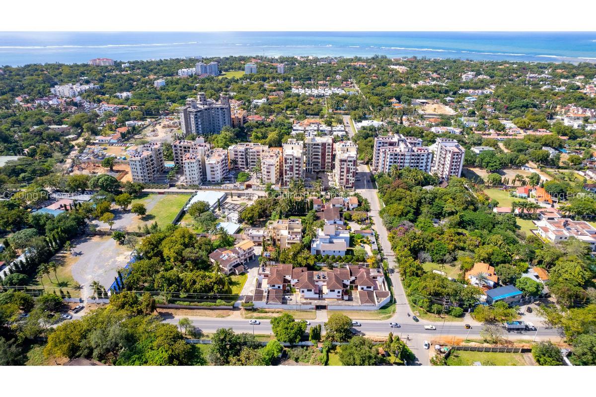 4 Bed Townhouse with Staff Quarters in Nyali Area - 2