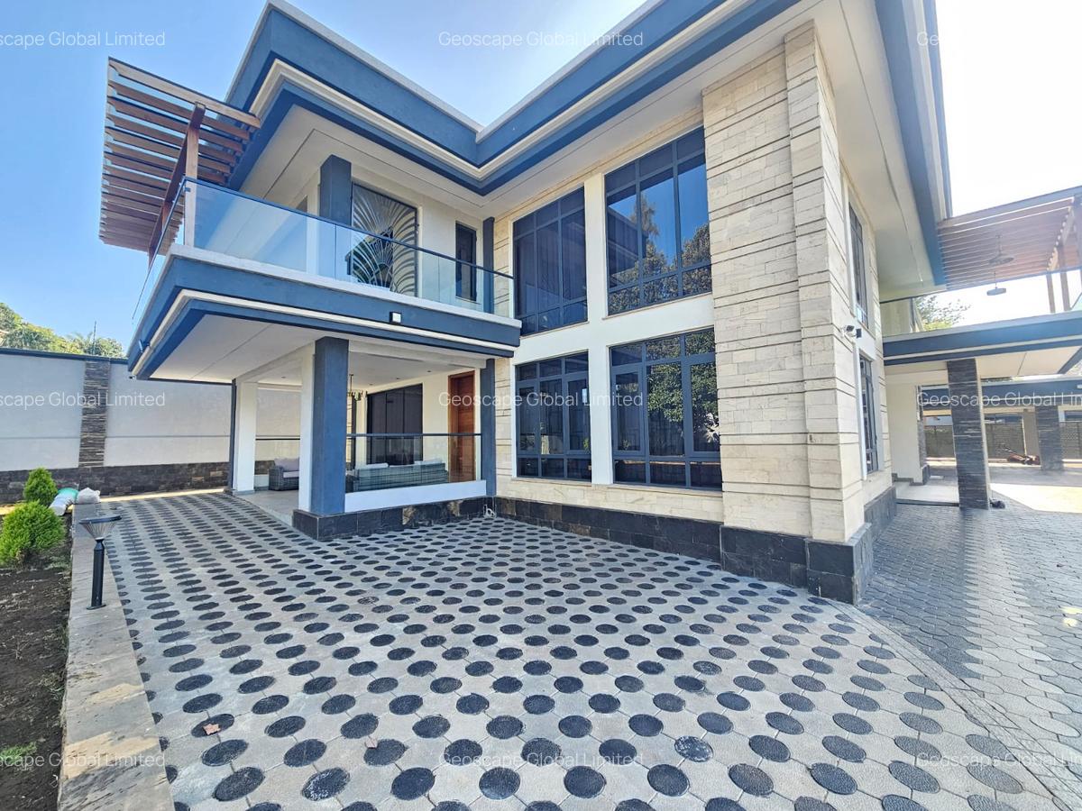 5 Bed House with En Suite in Runda - 2