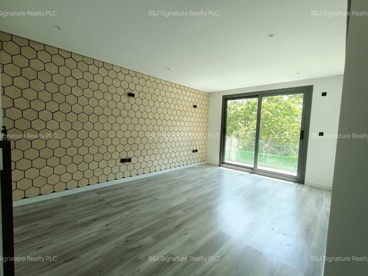 5 Bed Villa with En Suite in Lavington - 16