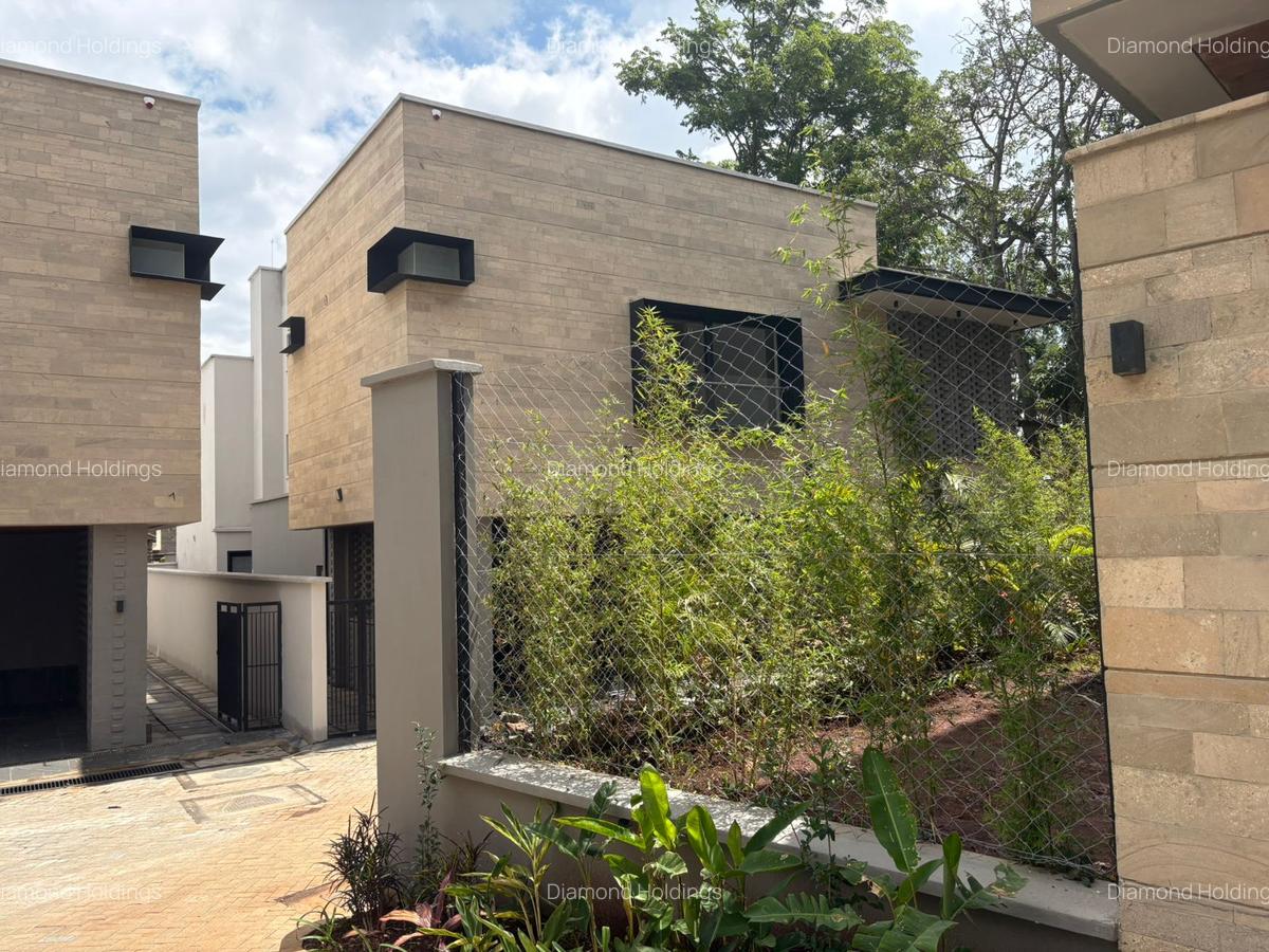 5 Bed Villa with En Suite at Westlands - 4