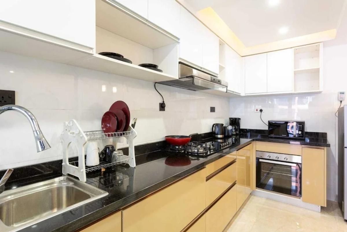 2 Bed Apartment with En Suite in Lavington - 5