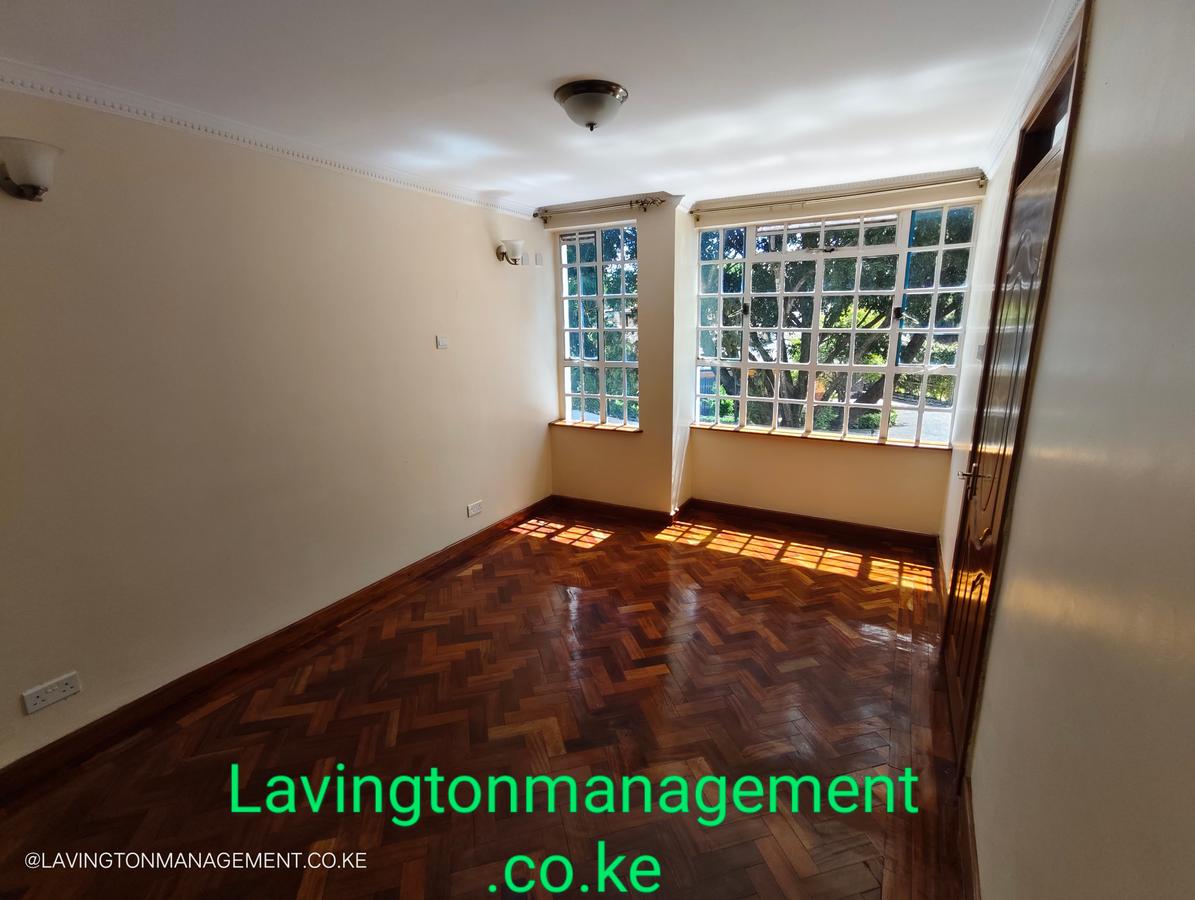 5 Bed Townhouse with En Suite at Lavington Green - 12