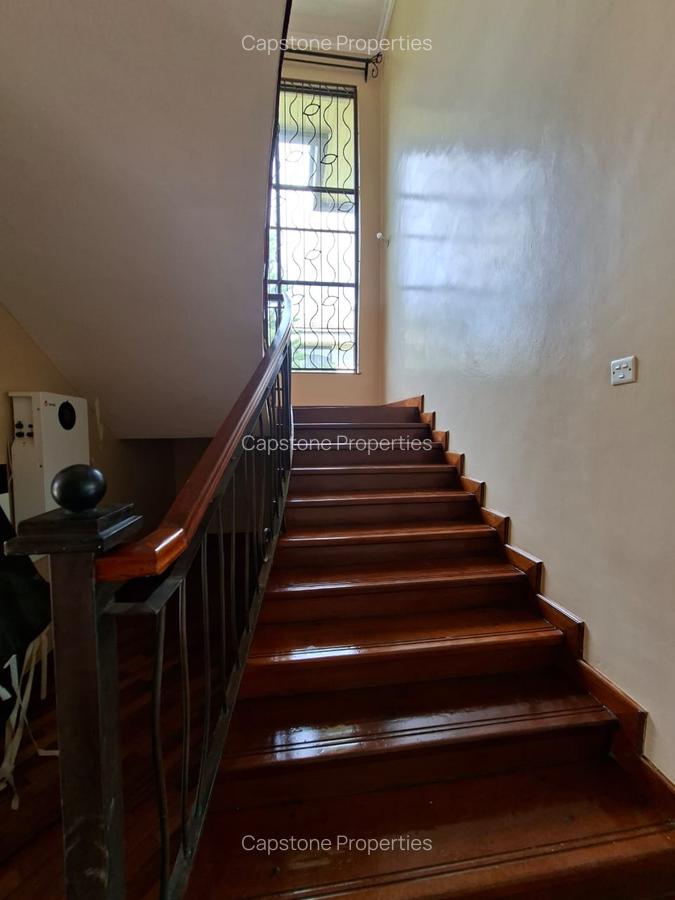 4 Bed Townhouse with En Suite in Ridgeways - 16