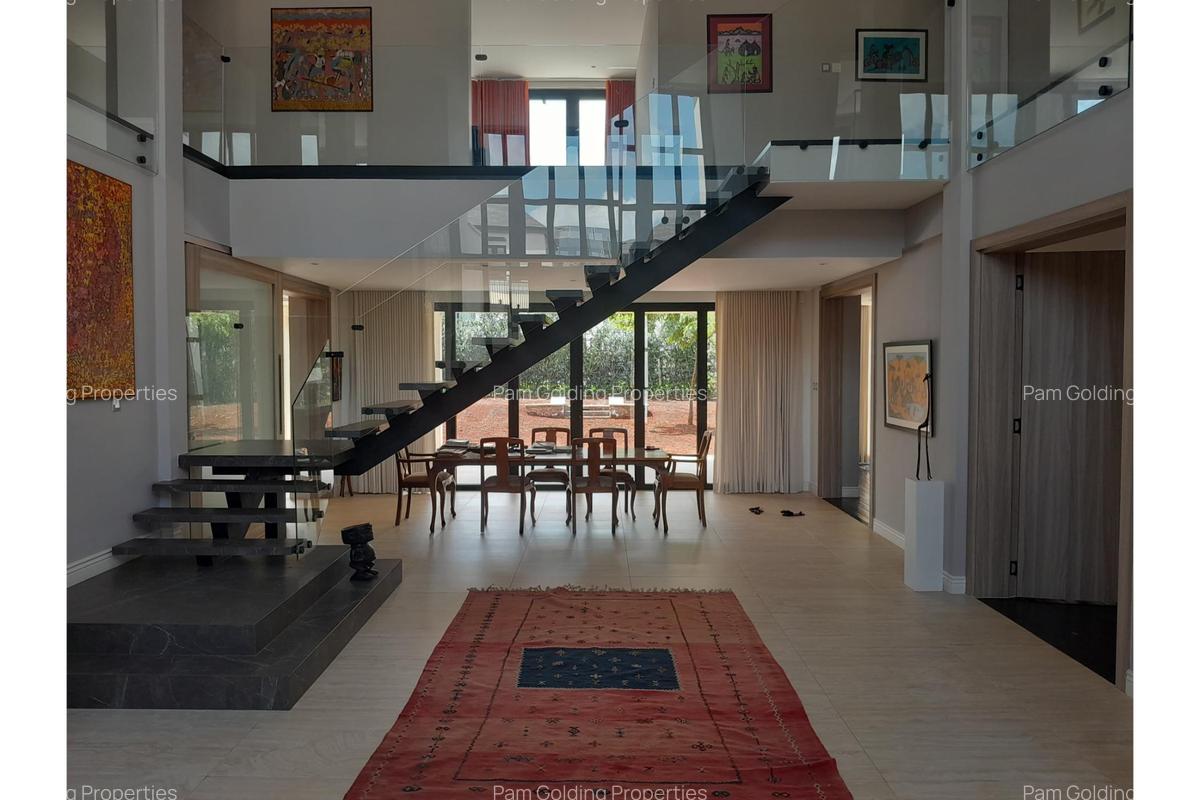 6 Bed Villa with En Suite at Palm Valley - 13