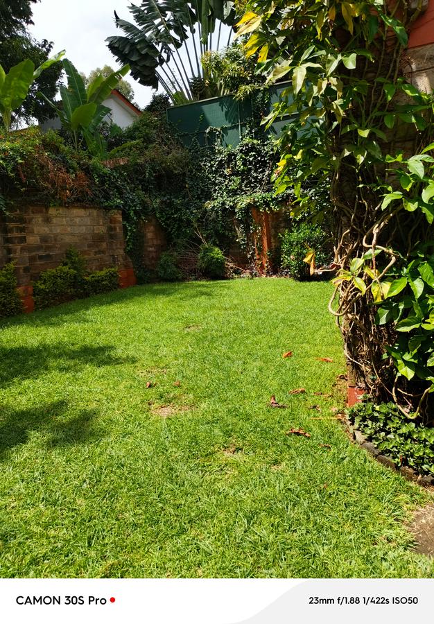 4 Bed Townhouse with En Suite at Lavington - 19