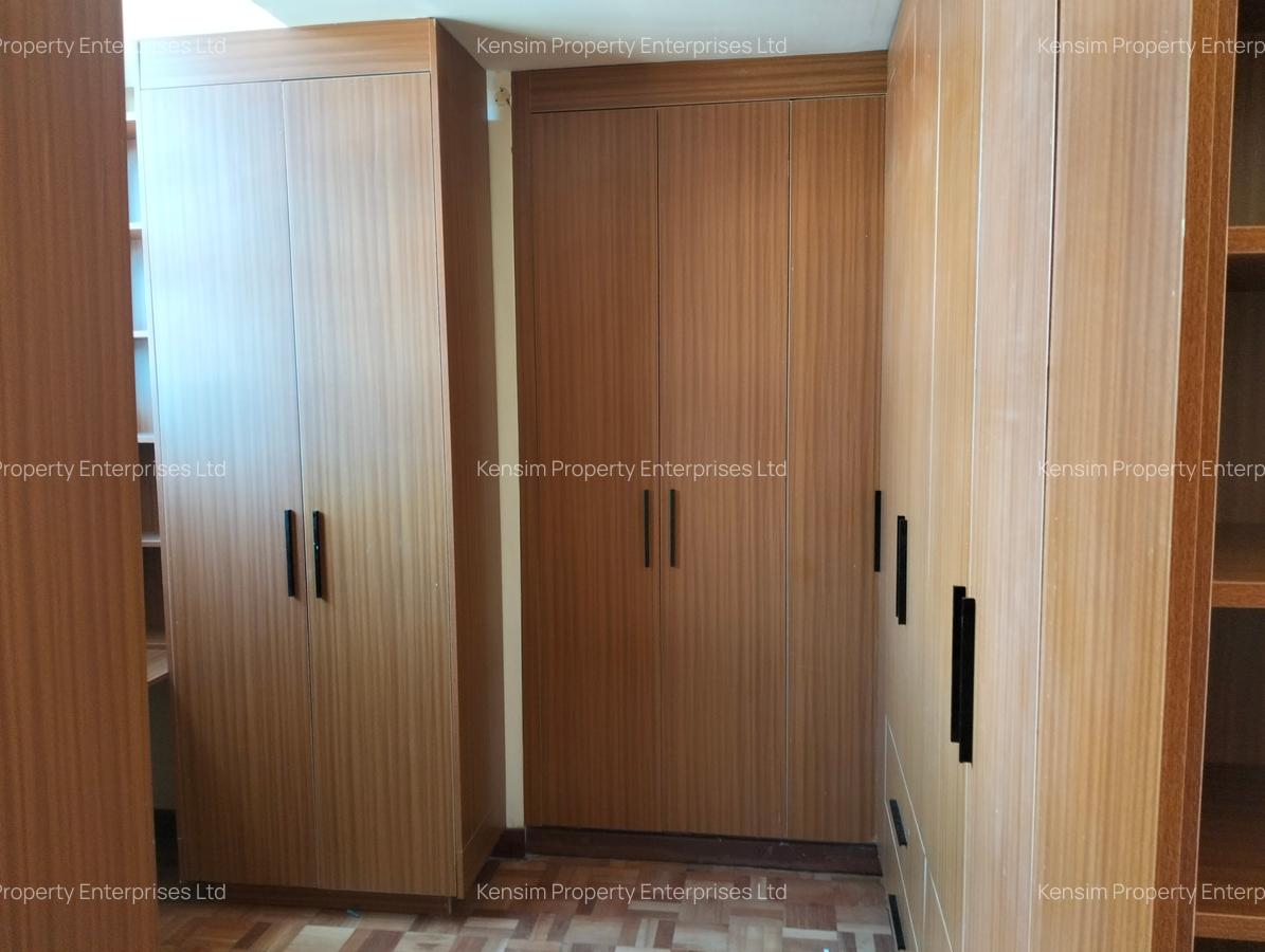 5 Bed Townhouse with En Suite in Lavington - 18