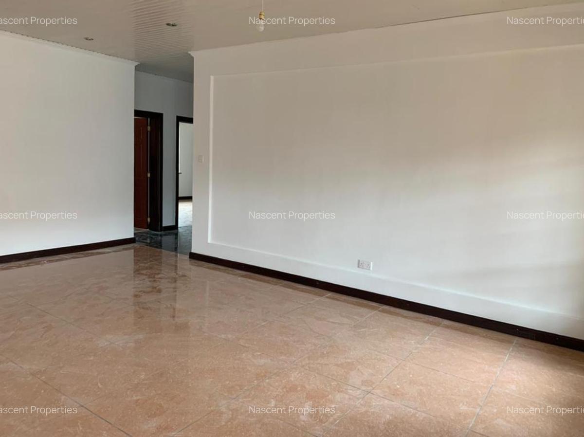 4 Bed Apartment with En Suite at Brookside Dr - 17