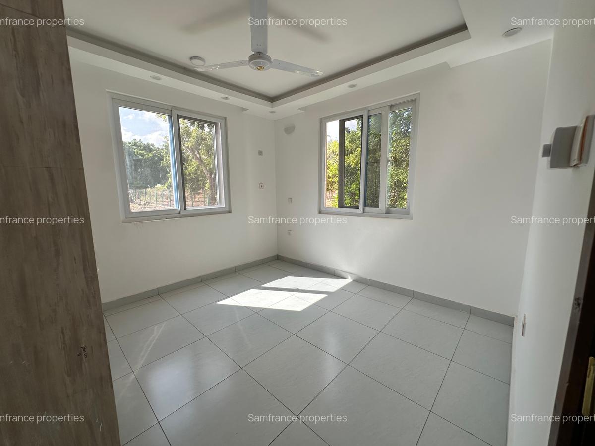 3 Bed Townhouse with Swimming Pool at Kilifi - 8