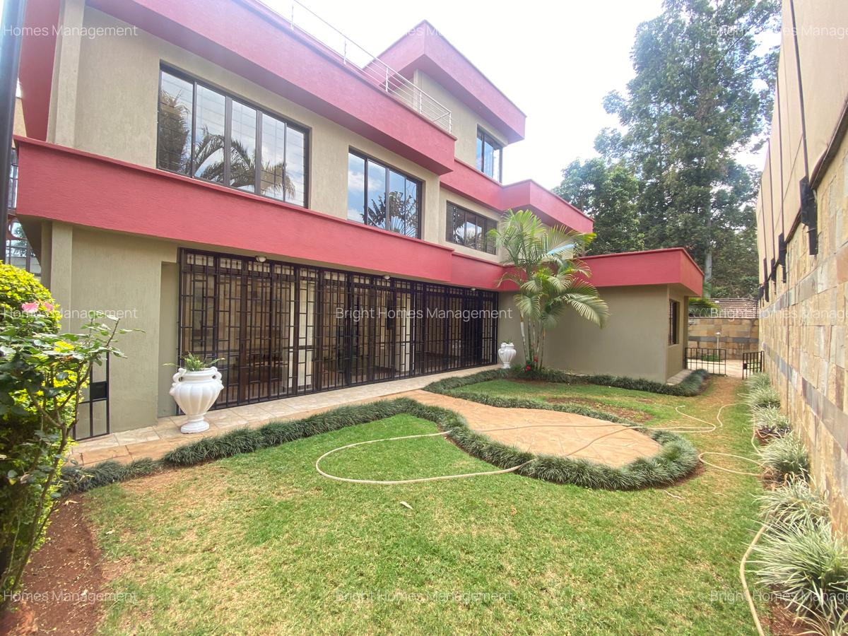 5 Bed Townhouse with En Suite in Lavington - 2