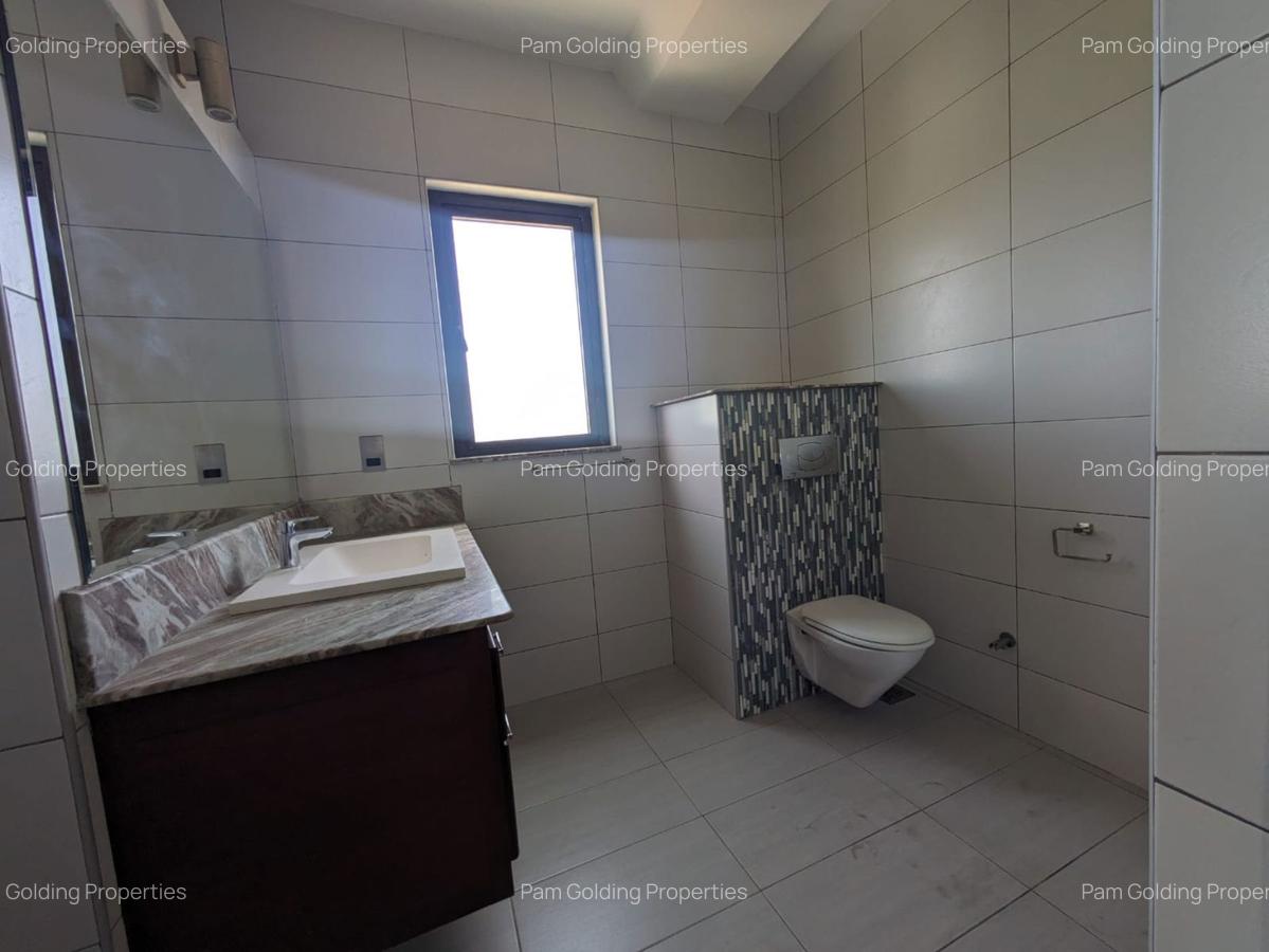 2 Bed Apartment with En Suite in Nyali Area - 8