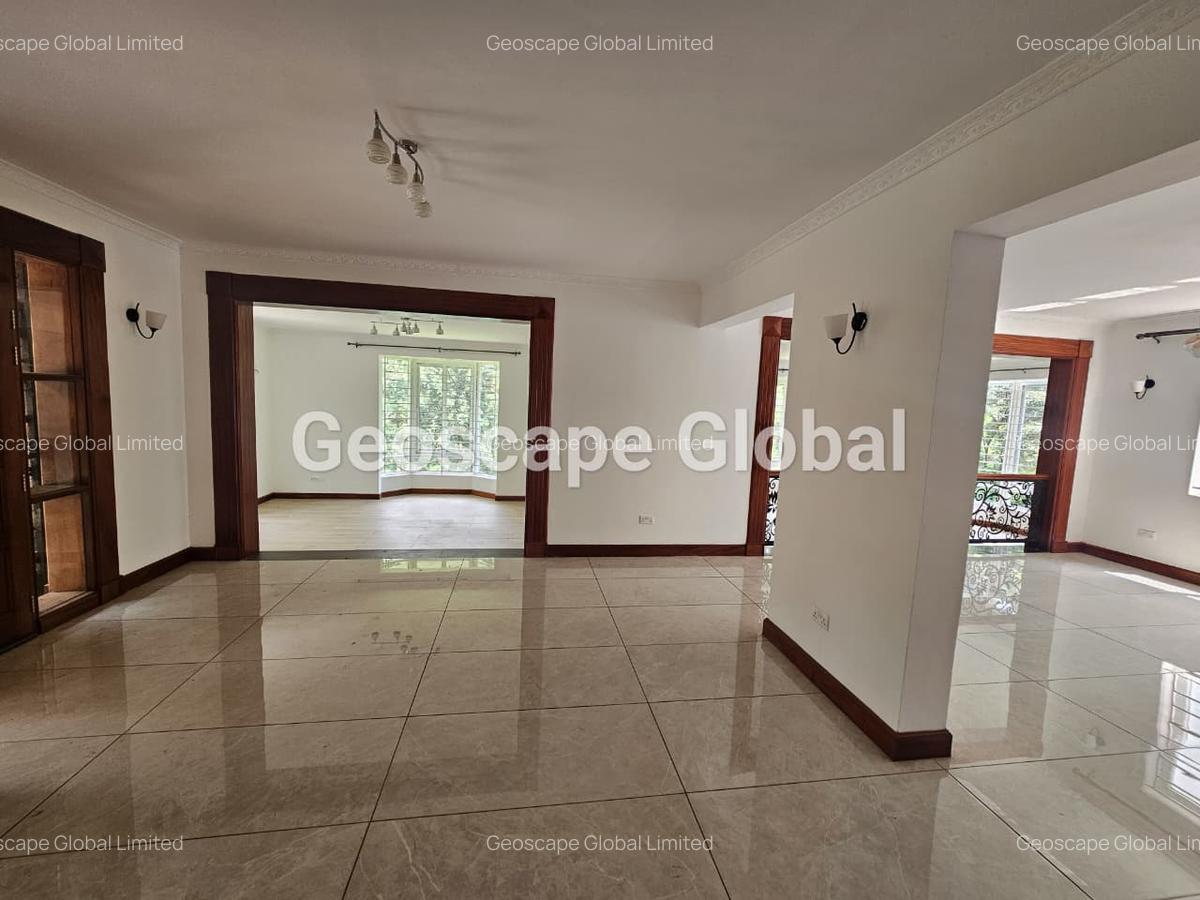 5 Bed House with En Suite in Rosslyn - 14
