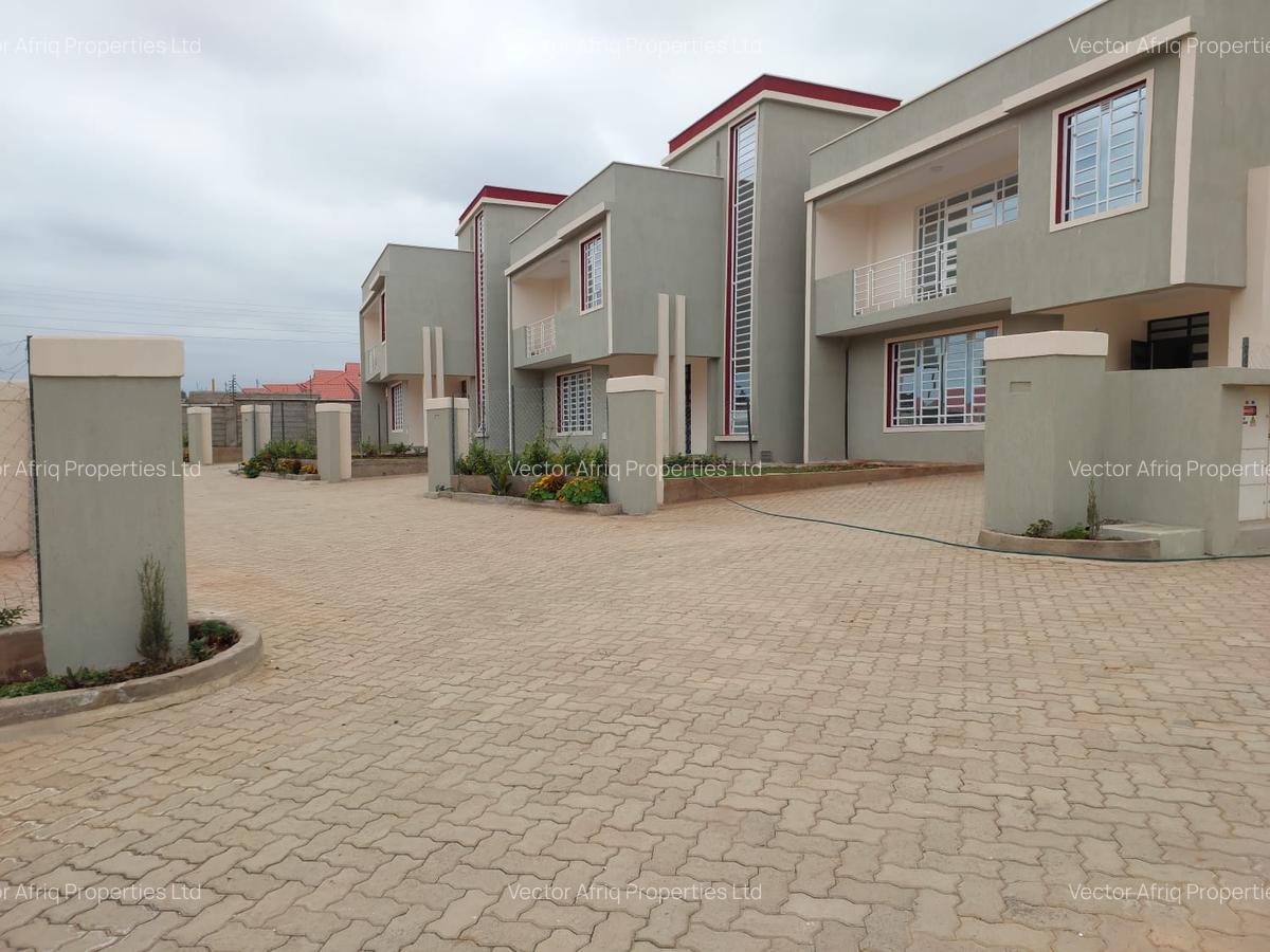 4 Bed Townhouse with En Suite in Kitengela - 1
