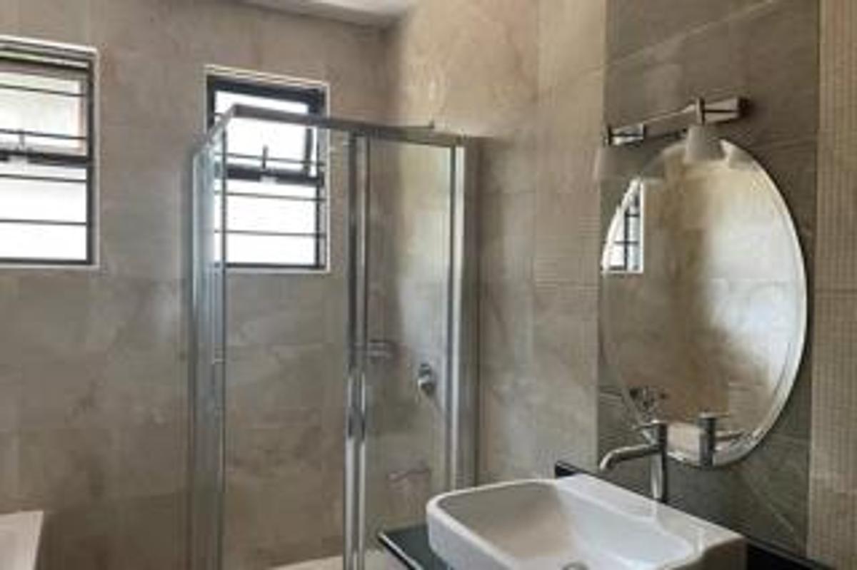 5 Bed Townhouse with En Suite at Convert Drive - 12