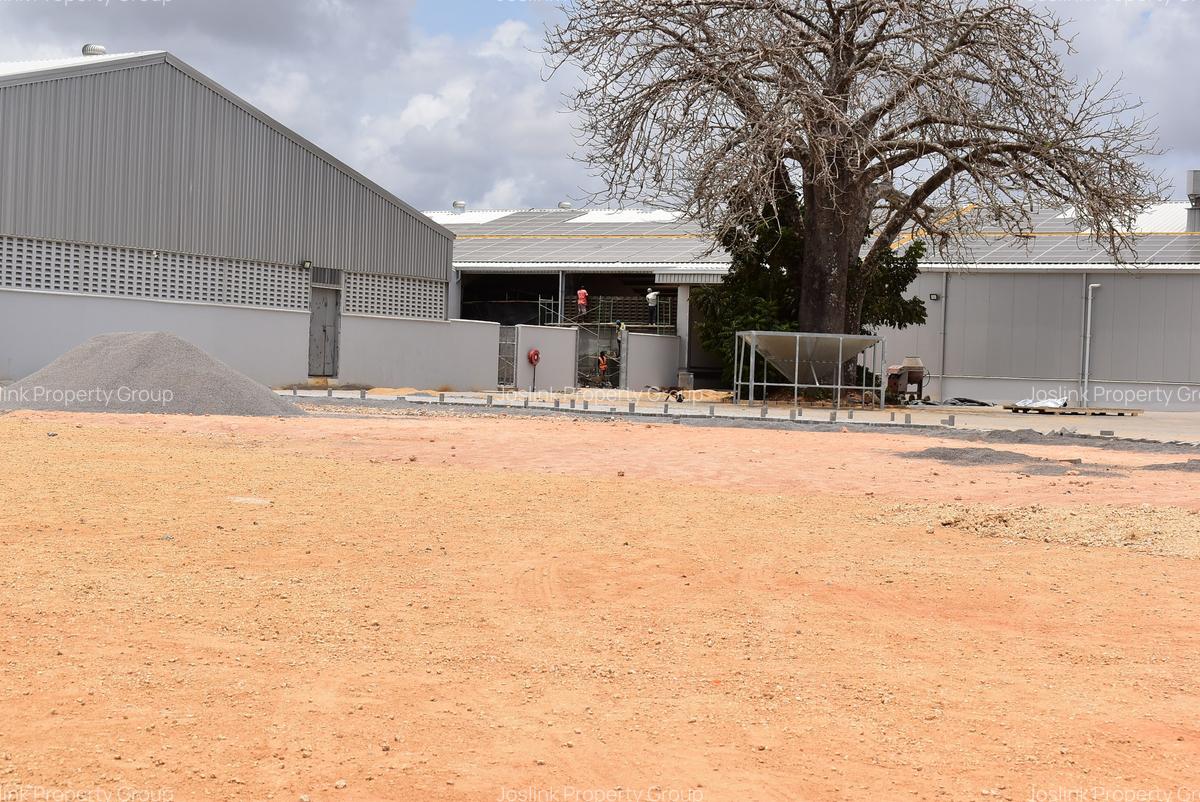 Commercial Land in Mombasa Road - 5