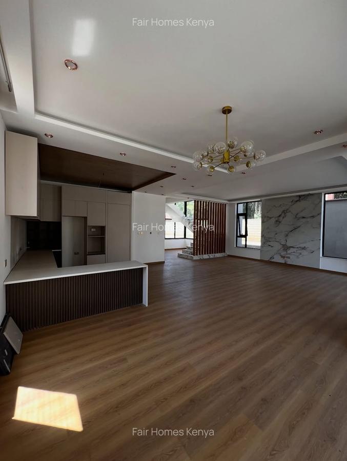 5 Bed Townhouse with En Suite at Lavington Green - 3