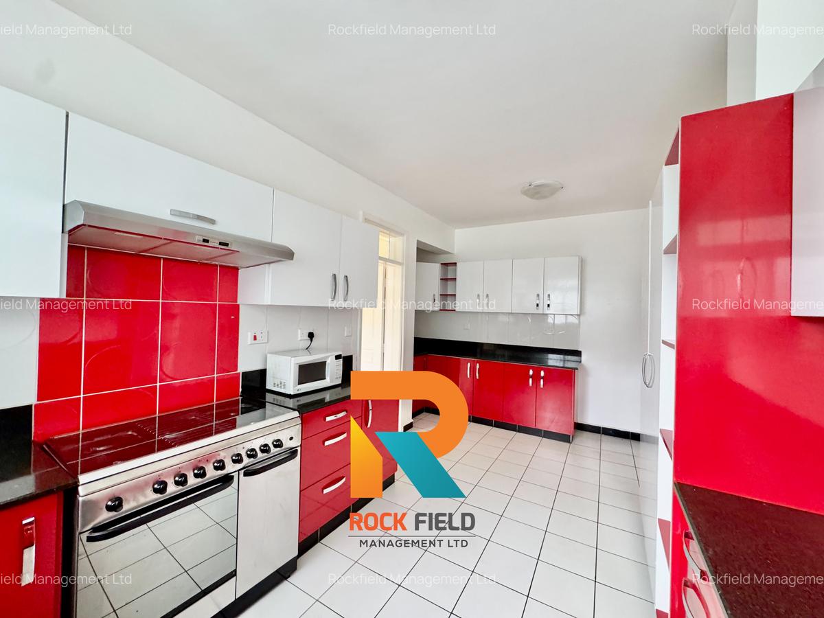 3 Bed Apartment with En Suite in Brookside - 2