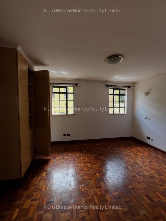 5 Bed Townhouse with En Suite in Lavington - 9