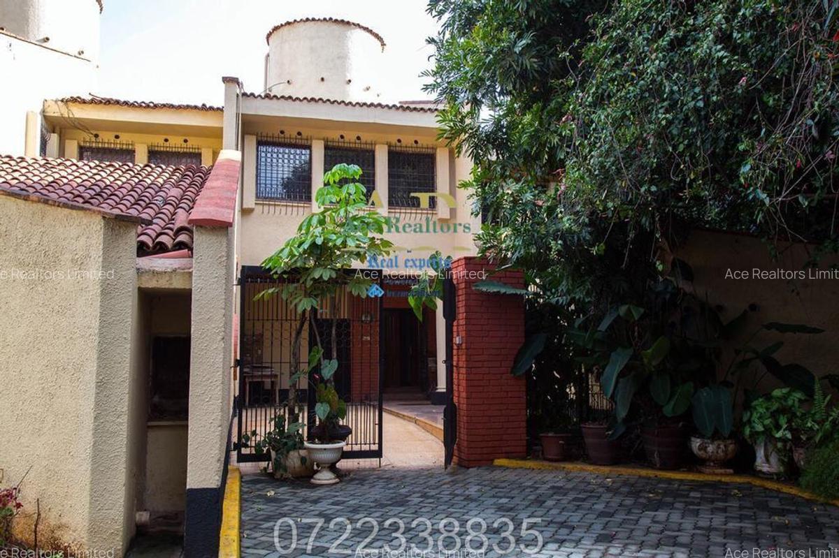 5 Bed Townhouse with En Suite at Rhapta Road - 1