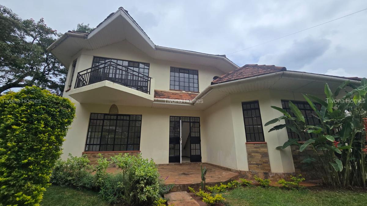 4 Bed House with En Suite in Spring Valley - 1