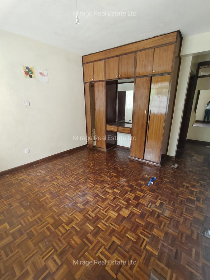 3 Bed Apartment with En Suite in Lavington - 17