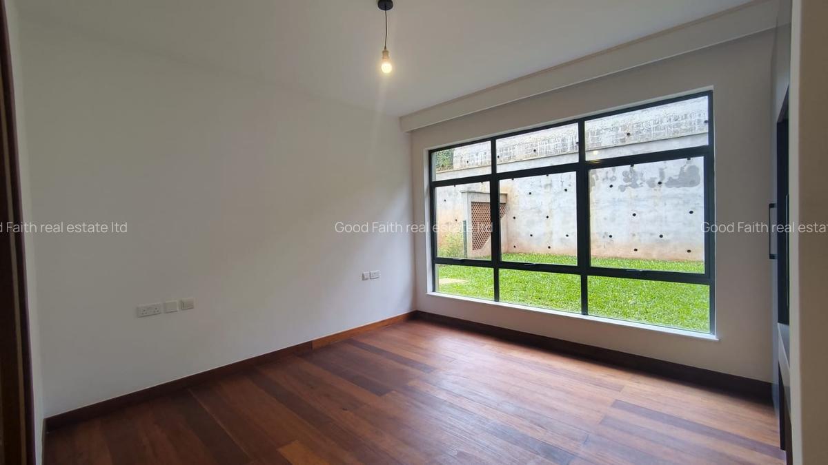 4 Bed House with En Suite at Two Rivers - 4