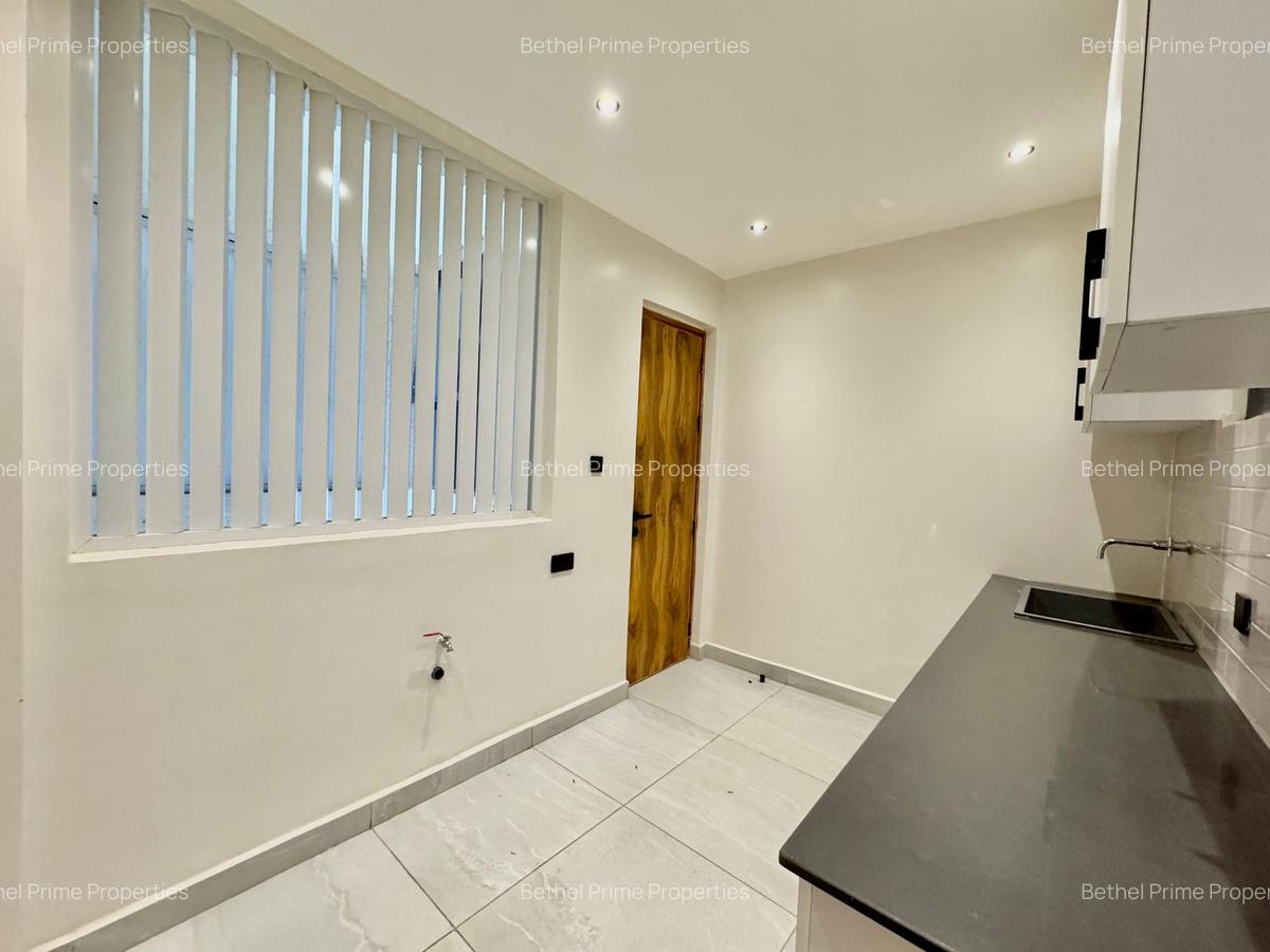 4 Bed Apartment with En Suite in Spring Valley - 13